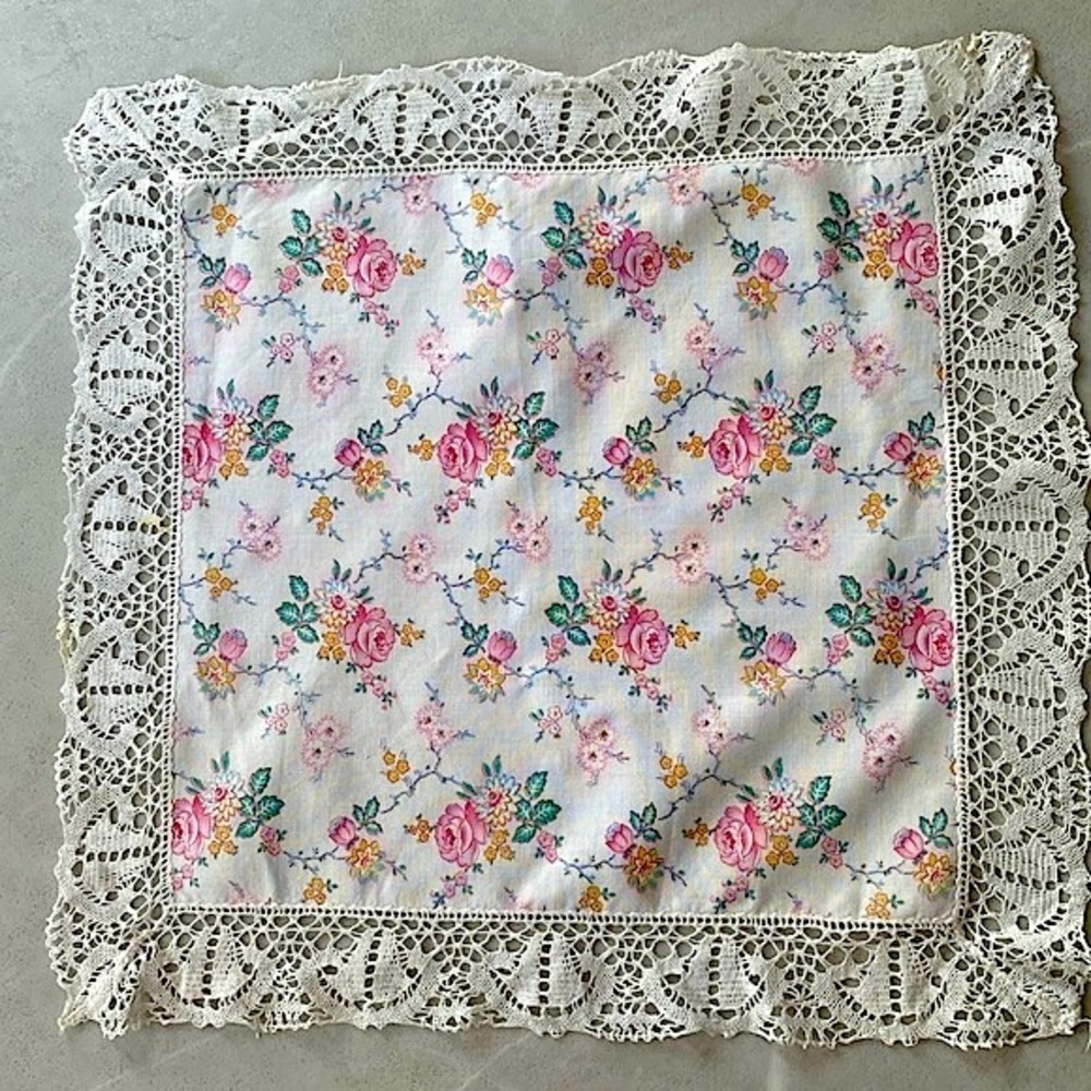 VINTAGE, 1970’s Lace trimmed Doily with Pink Rose pattern. Very sweet and Daint…